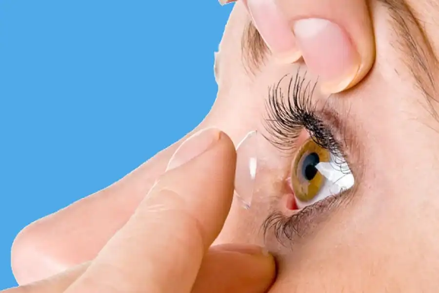 Diving with contact lenses