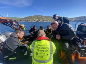 Site-Security-Champion-briefing-Devon-Cornwall-police-marine-unit-while-they-patrol-in-the-vicinity-of-the-Salcombe-Protected-Wreck-Site
