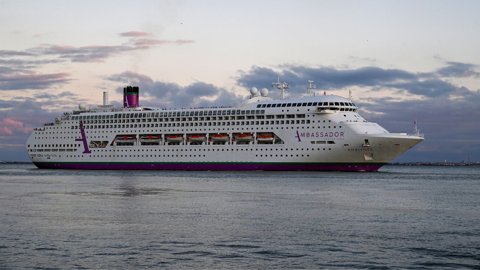 Cruise Ship Quarantined in Bordeaux After Suspected Norovirus Outbreak