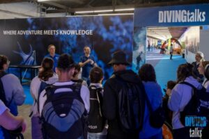 En Diving Talks, el conocimiento va más allá del escenario principal. Los talleres y las charlas reúnen a expertos, fabricantes, organizaciones y buceadores para compartir ideas, experiencias y nuevas perspectivas.