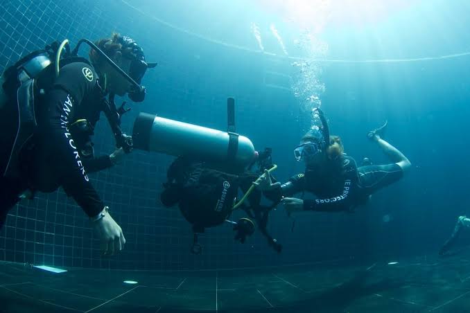 diving instructor